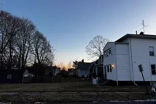 255 Chapman St, New Britain, CT 06051 - Photo 5