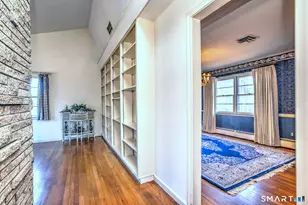 683 Royal Ln, Orange, CT 06477 - Photo 7