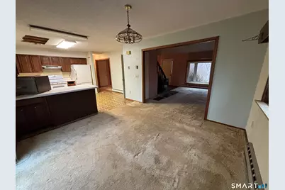 26 Village Circle, Naugatuck, CT 06770 - Photo 19