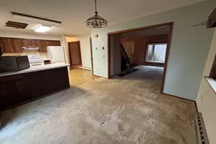 26 Village Cir, Naugatuck, CT 06770 - Photo 19