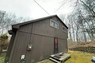 26 Village Cir, Naugatuck, CT 06770 - Photo 9