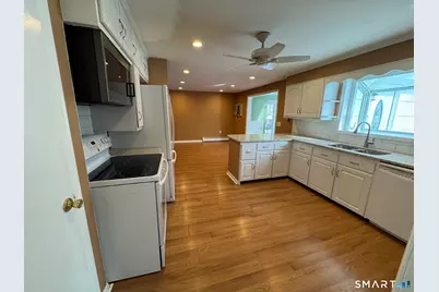 24 Webb Circle, Monroe, CT 06468 - Photo 5