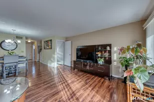 17 Hemlock Ct, Cromwell, CT 06416 - Photo 5