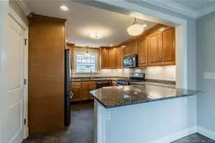 14 Rosemary St, New London, CT 06320 - Photo 9