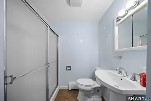 30 Jackson St, Windsor Locks, CT 06096 - Photo 15