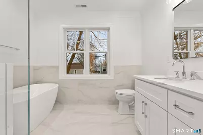 100 New England Avenue, Fairfield, CT 06824 - Photo 9