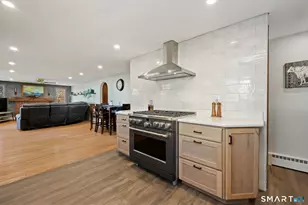 34 Perry Ave, Norwich, CT 06360 - Photo 9