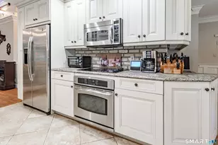 2 Bramble Bush, Avon, CT 06001 - Photo 9