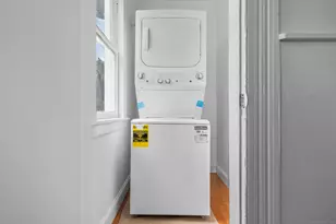 565 Carroll Ave, Bridgeport, CT 06607 - Photo 19