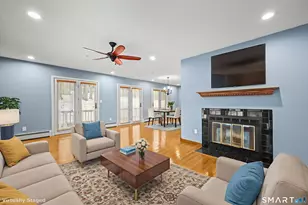 31 Oxford Ct, Simsbury, CT 06070 - Photo 3