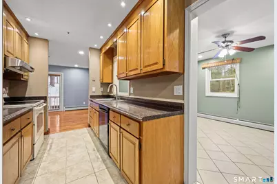 31 Oxford Court, Simsbury, CT 06070 - Photo 9