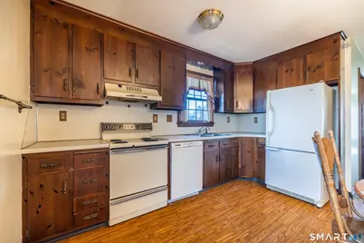 13 Holt Street #APT 8, Plymouth, CT 06786 - Photo 9