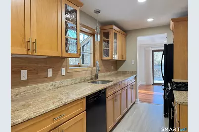 2 Highland Square #2, Avon, CT 06001 - Photo 5