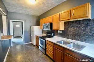 308 Willow St, Bridgeport, CT 06610 - Photo 5