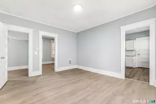 105 Carleton Ave, Bridgeport, CT 06604 - Photo 9