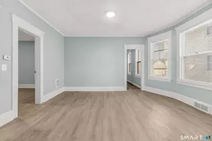 105 Carleton Ave, Bridgeport, CT 06604 - Photo 7