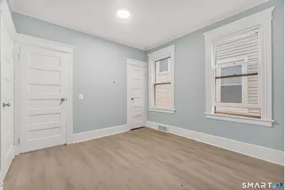 105 Carleton Avenue, Bridgeport, CT 06604 - Photo 13