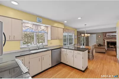 1296 Deer Run Circle, Cheshire, CT 06410 - Photo 9