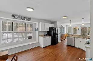 30 Southbridge Ct, Simsbury, CT 06070 - Photo 7