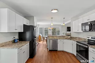 30 Southbridge Ct, Simsbury, CT 06070 - Photo 11