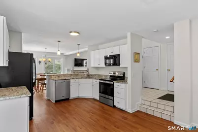 30 Southbridge Court #30, Simsbury, CT 06070 - Photo 5