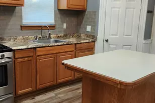 22 King St, Hartford, CT 06114 - Photo 5