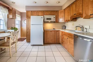 31 Plaskon Dr, Shelton, CT 06484 - Photo 9