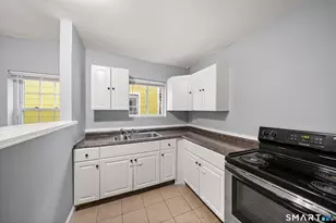 666 Ogden St, Bridgeport, CT 06608 - Photo 9