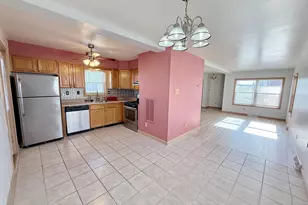 209 Hamilton St, Bridgeport, CT 06608 - Photo 5