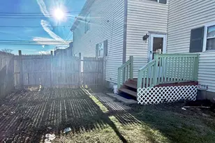 209 Hamilton St, Bridgeport, CT 06608 - Photo 17