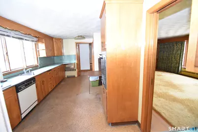 32 Hemlock Street, East Hartford, CT 06111 - Photo 5