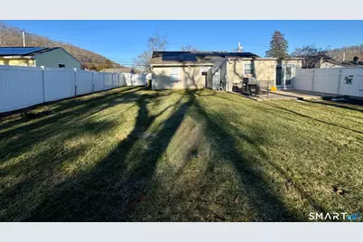 4 Hellstrom Road, East Haven, CT 06512 - Photo 3