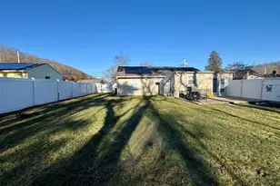 4 Hellstrom Rd, East Haven, CT 06512 - Photo 3