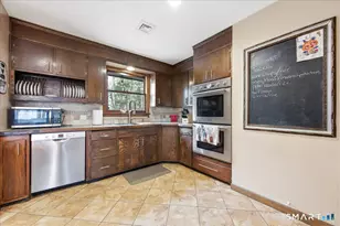 110 Butlertown Rd, Waterford, CT 06385 - Photo 3