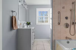 7 Coach Light Dr, Clinton, CT 06413 - Photo 9