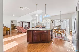 39 Phillips Farm Rd, East Hartford, CT 06118 - Photo 3