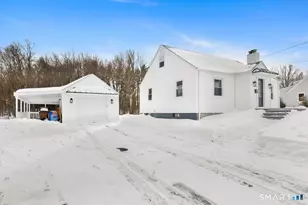 424 Waverly Rd, Shelton, CT 06484 - Photo 3