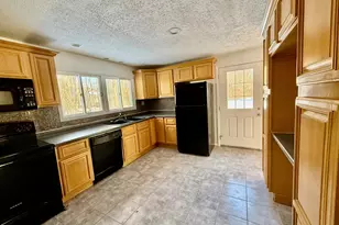 79 Elmwood Heights, Colchester, CT 06415 - Photo 9