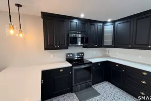 540 Lakeside Dr, Bridgeport, CT 06606 - Photo 9