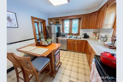 16 Meriden Avenue, Meriden, CT 06451 - Photo 9