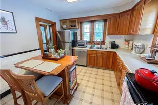 16 Meriden Ave, Meriden, CT 06451 - Photo 9