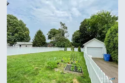 16 Meriden Avenue, Meriden, CT 06451 - Photo 25