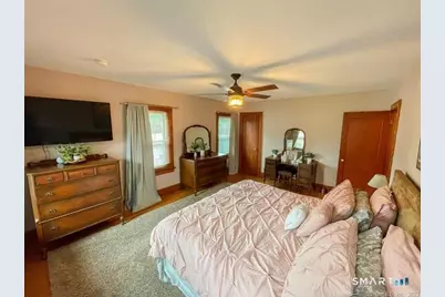 16 Meriden Avenue, Meriden, CT 06451 - Photo 13