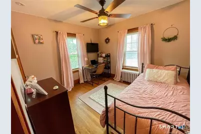 16 Meriden Avenue, Meriden, CT 06451 - Photo 17