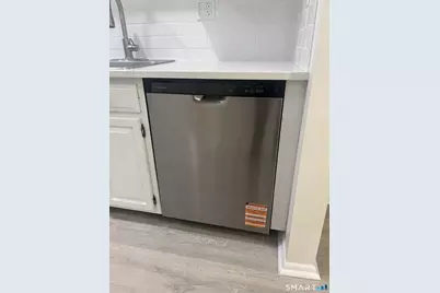 3370 Madison Avenue #10B, Bridgeport, CT 06606 - Photo 9