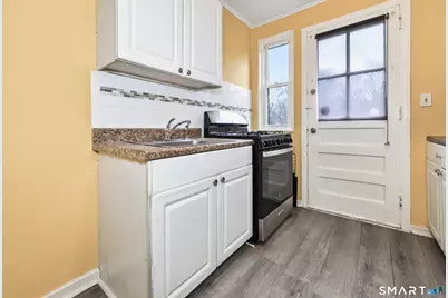 46 Nob Hill Circle #C, Bridgeport, CT 06610 - Photo 13