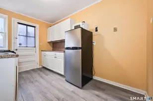 46 Nob Hill Cir, Bridgeport, CT 06610 - Photo 11