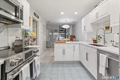 77 Locust Avenue #APT 124, New Canaan, CT 06840 - Photo 3