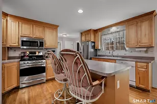 22 Commodore Hull Dr, Derby, CT 06418 - Photo 3