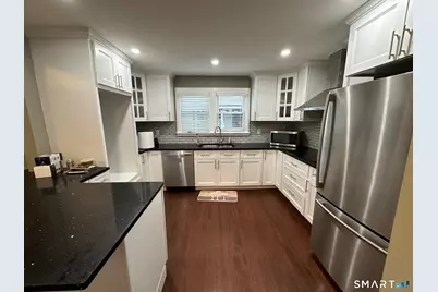 70 Hawthorne Street, Bridgeport, CT 06610 - Photo 9